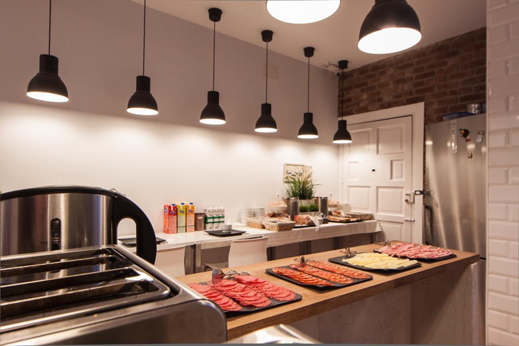Woohoo Hostal Madrid Exterior foto